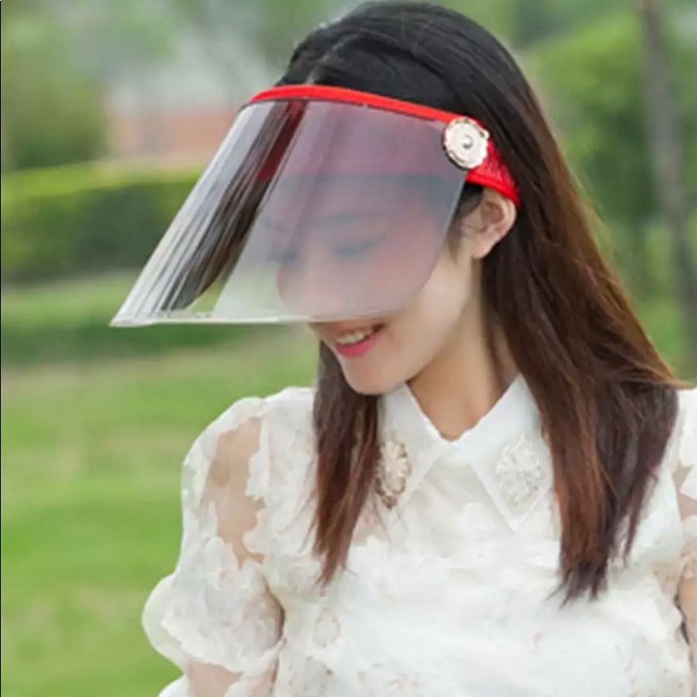 Face shield /visor.